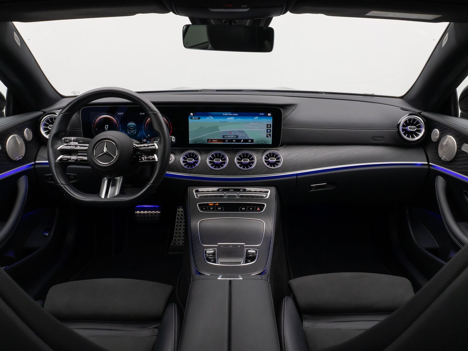 Fahrzeugabbildung Mercedes-Benz E300d Coupe 4Matic AMG Panorama Kamera LED