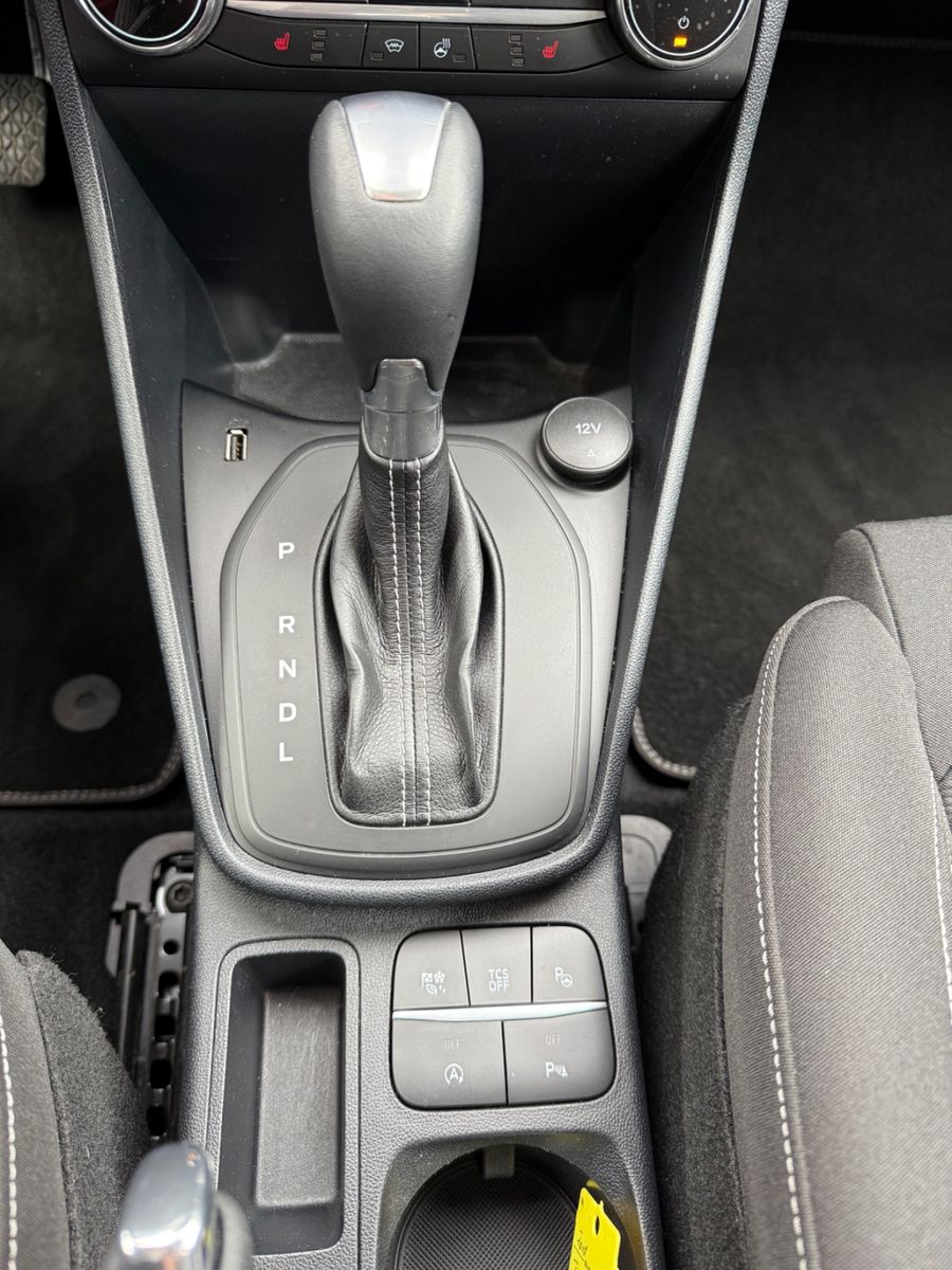 Fahrzeugabbildung Ford Fiesta Titanium X Navi