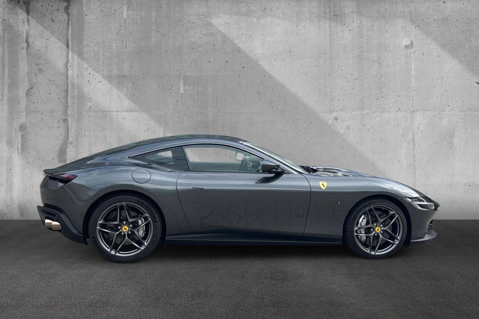 Fahrzeugabbildung Ferrari Roma*erst 1000 km*ADAS*360° Surround*CarPlay