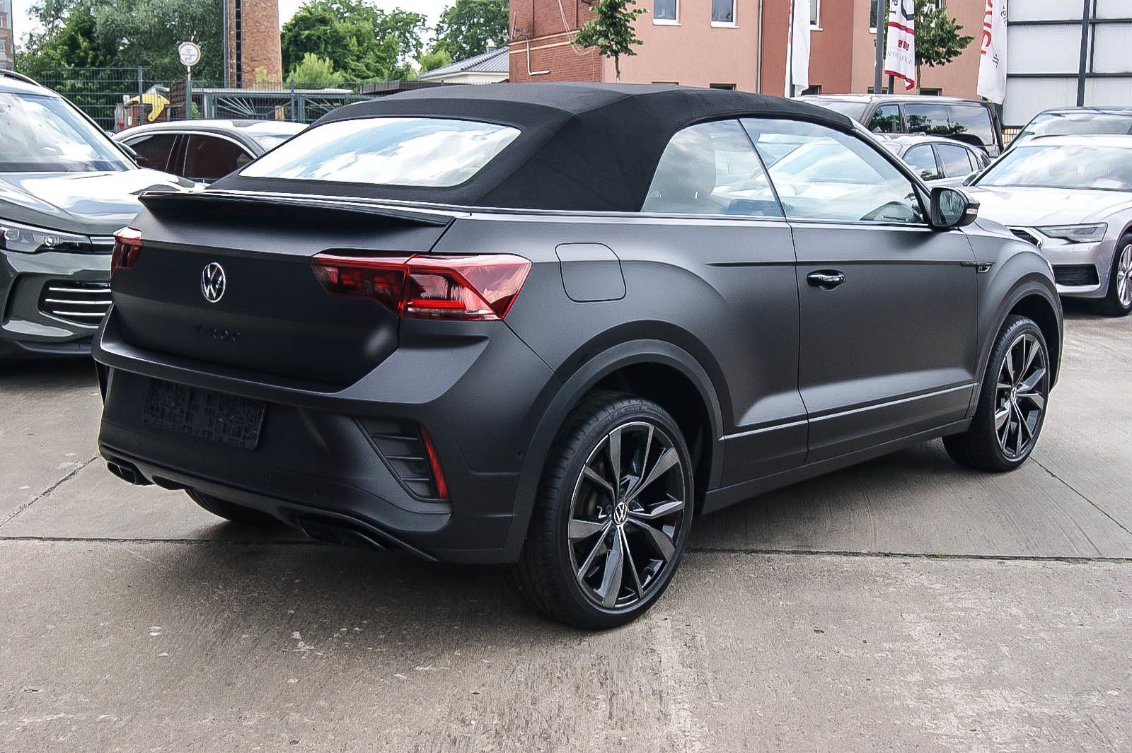 Fahrzeugabbildung Volkswagen T-Roc Cabriolet R-Line Edition Black limited 999