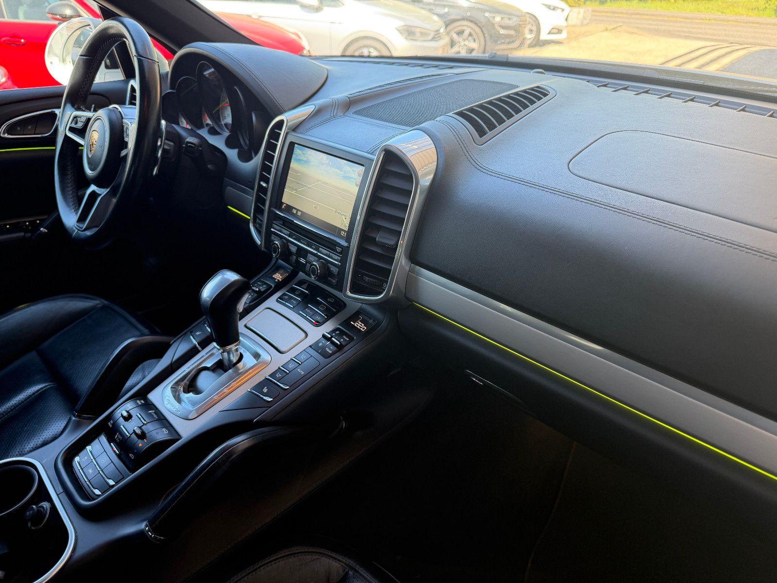 Fahrzeugabbildung Porsche Cayenne /LED/S-DACH/21"ALU/NAVI/LEDER/KAMERA