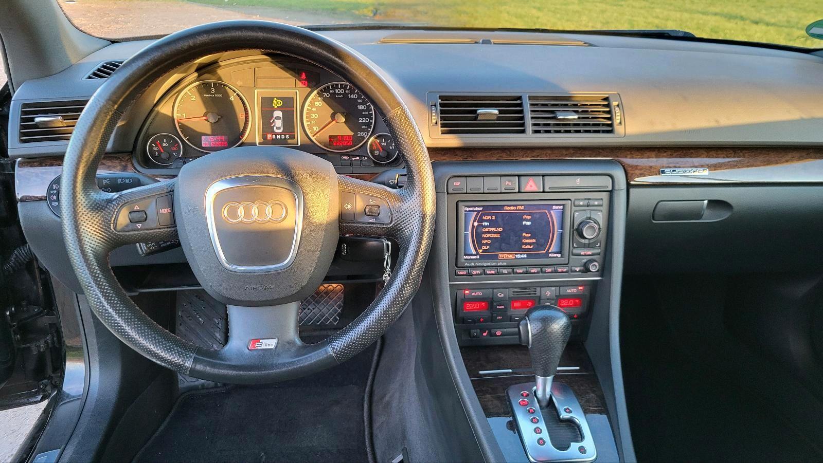 Audi A4 2005 — photo 15