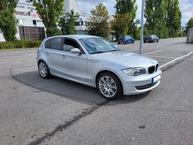 BMW 118d 1er AHK PDC Euro5 TÜV Neu!