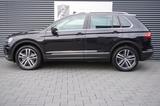 Volkswagen TIGUAN 2.0 TSI DSG HIGHLINE|VIRTUAL|PANO|AHK|LED - mit Benzin-Antrieb: Alcantara, mit Android Auto, mit Klimaautomatik