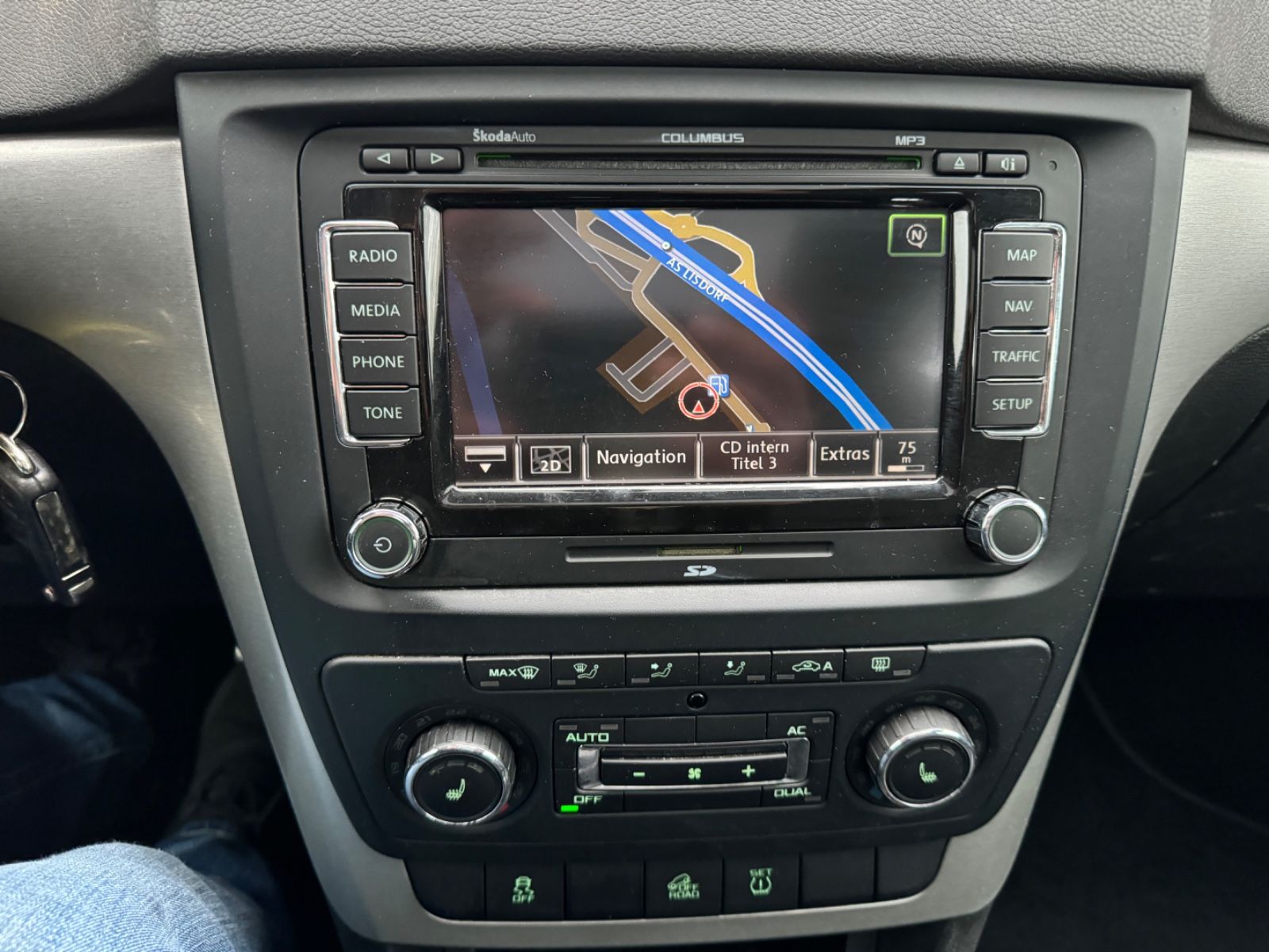 Fahrzeugabbildung SKODA Yeti Experience 4x4 Leder+Panorama+Navi+Xenon