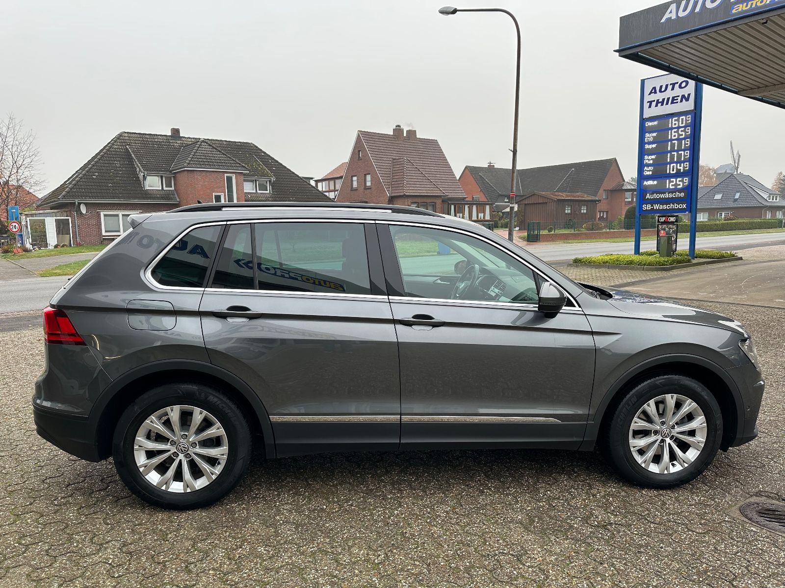 Fahrzeugabbildung Volkswagen Tiguan 1.5 TSI Comfortline DSG AHK/ACC/LED/Navi
