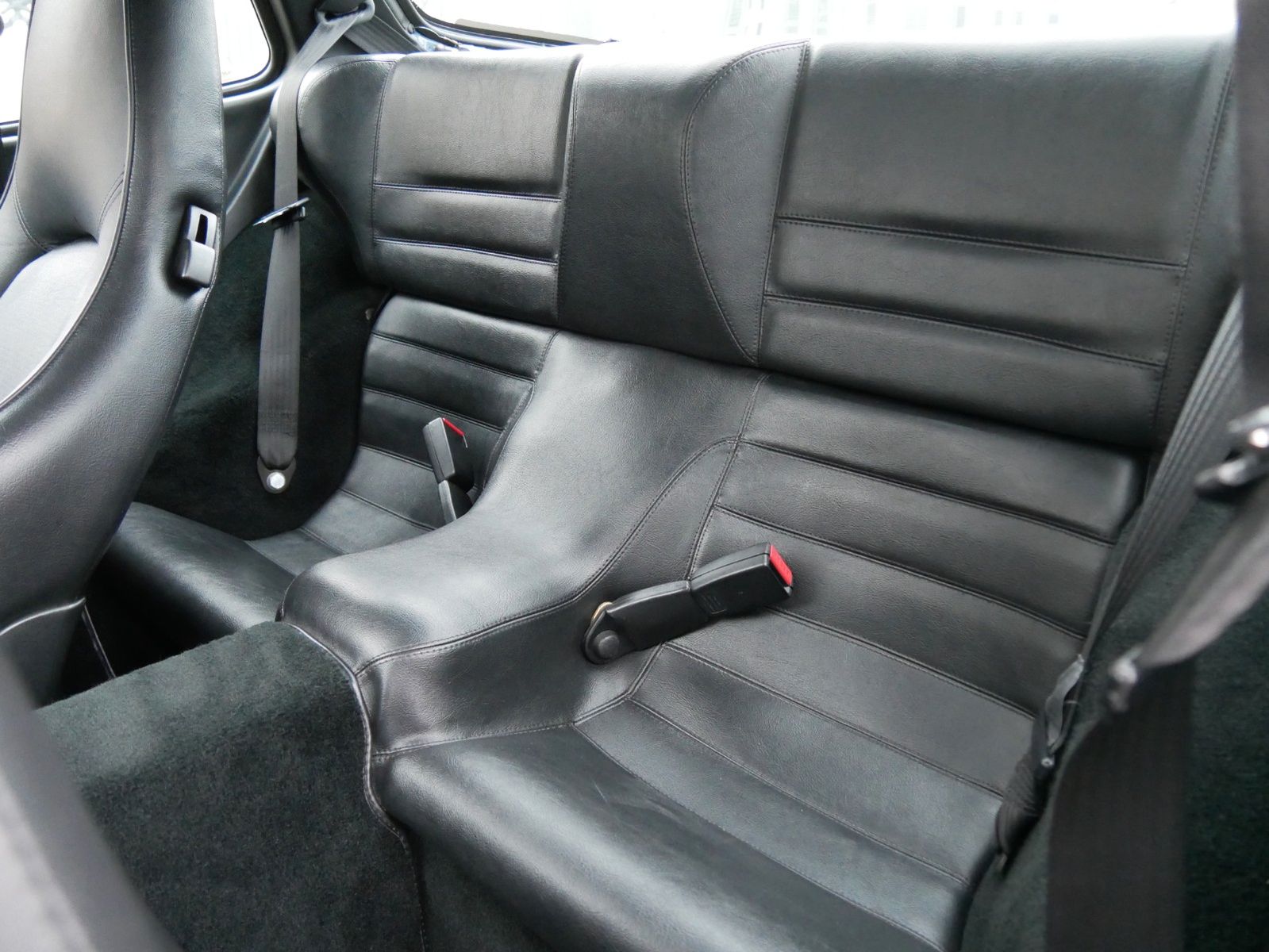 Fahrzeugabbildung Porsche 944 Turbo