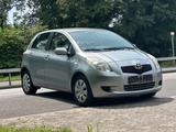 Toyota Yaris Basis - Toyota Yaris Gebrauchtwagen in Wiesbaden