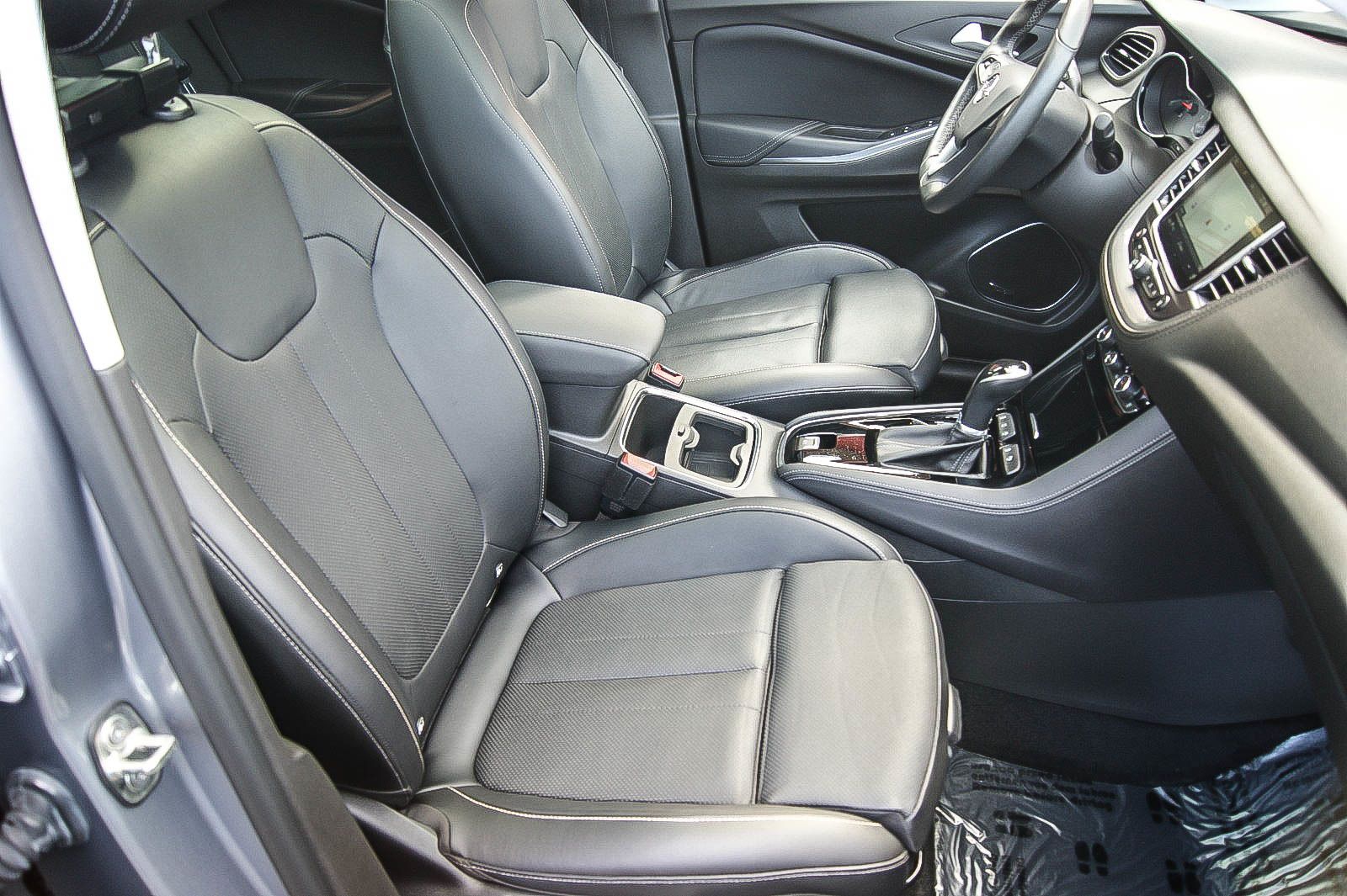 Fahrzeugabbildung Opel Grandland X 1.6 Ultimate Aut. PANORAMA LEDER ACC