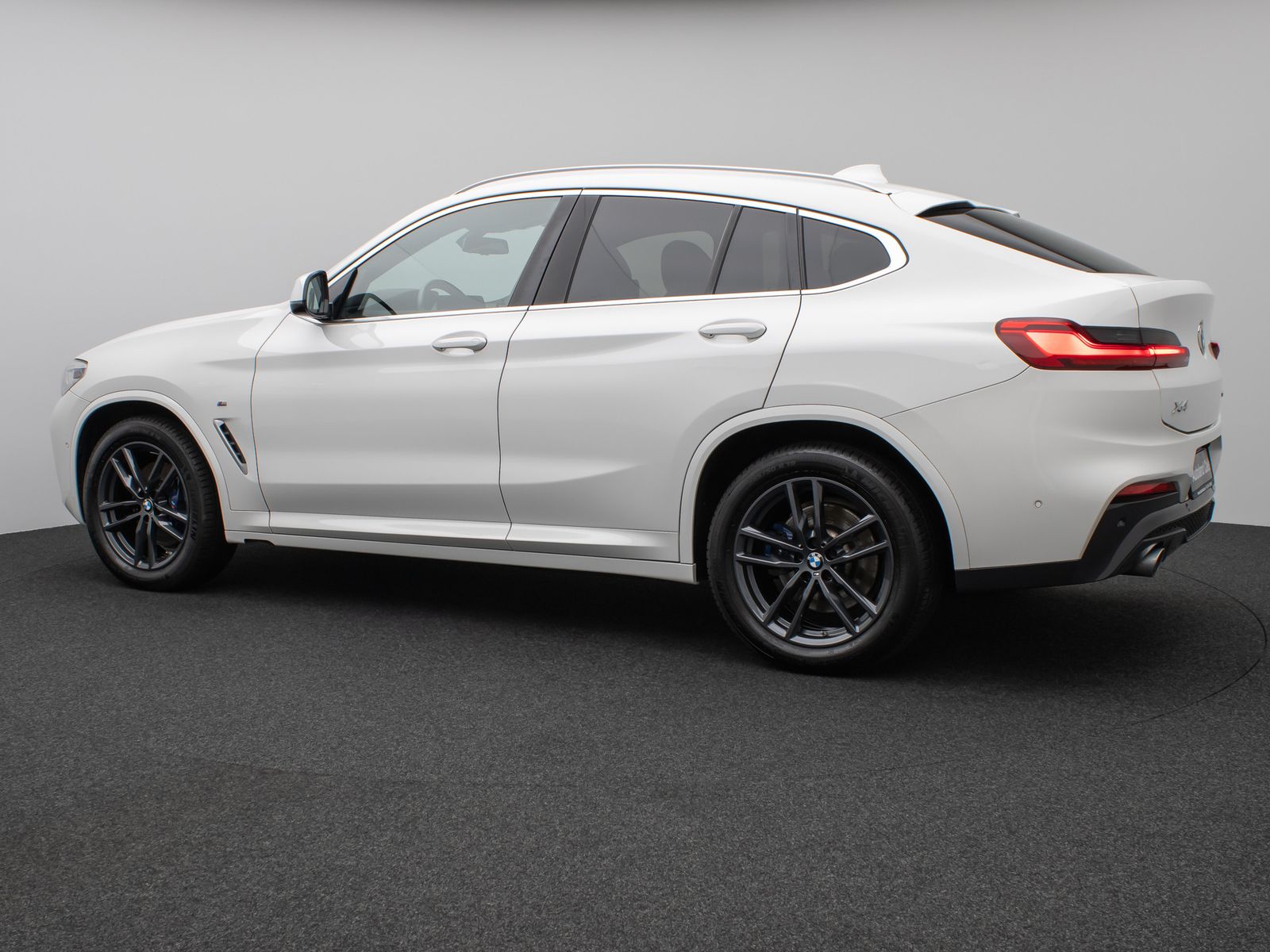 Fahrzeugabbildung BMW X4 xD30d M Sport Kamera Panoram HUD DAB HiFi AHK