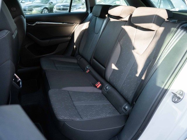 Octavia Combi 2.0 TDI Style DSG AHK+HUD+NAVI+SID