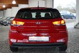 Hyundai i30 1.4 Klima PDC Spurhalte - Hyundai i30: Rot
