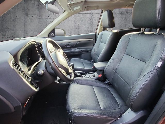 Outlander 2.2 DI-D ClearTec Instyle 4WD