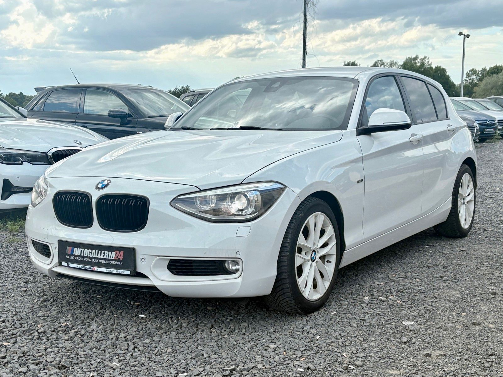 Fahrzeugabbildung BMW 120d 5-Türer URBAN Aut. Navi Xenon Leder SpeedLi