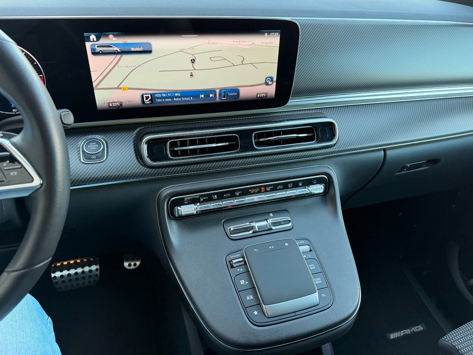 Fahrzeugabbildung Mercedes-Benz V 300 d 4MATIC STYLE AMG DISTRONIC MULTIBEAM