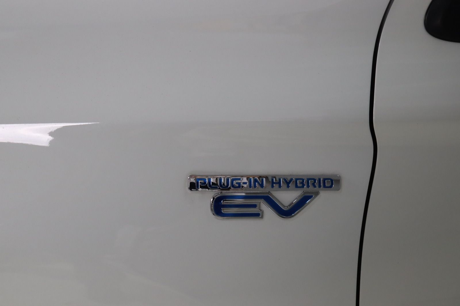 Fahrzeugabbildung Mitsubishi Outlander PHEV 2.4 Plus 4WD