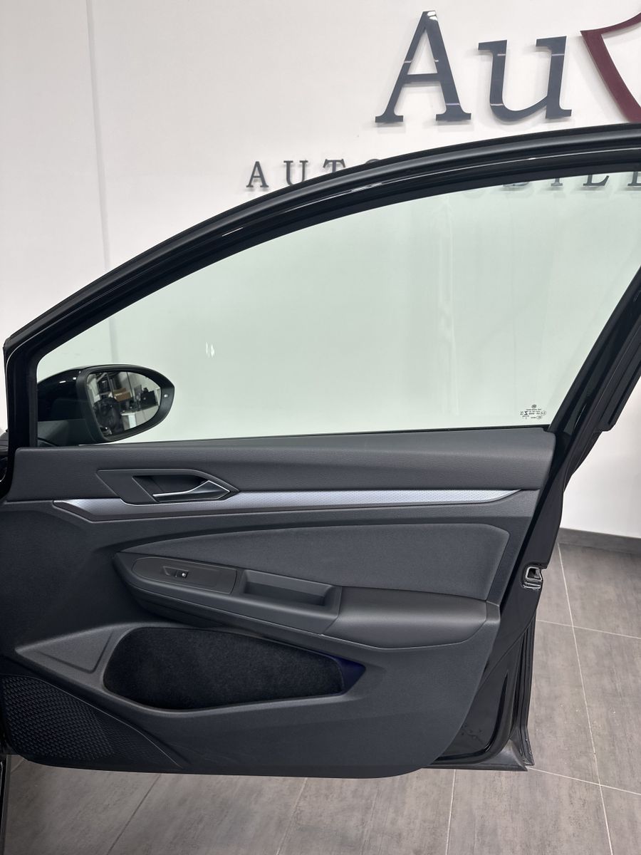 Fahrzeugabbildung Volkswagen Golf Variant 2.0 TDI DSG Active NAV+LED+ACC+SHZ