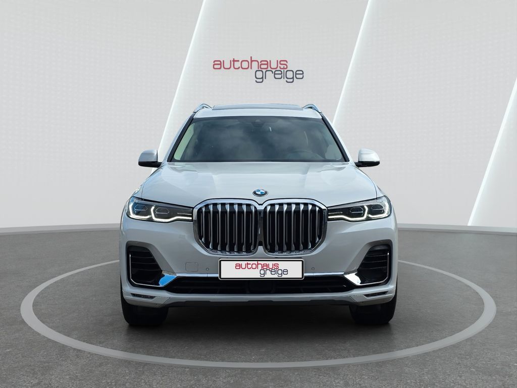 Image of BMW X7