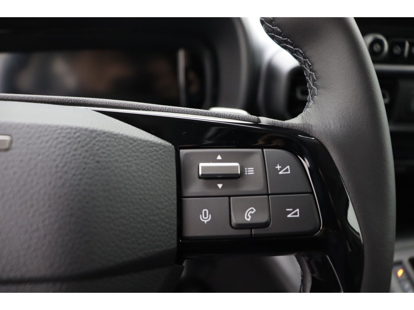 Fahrzeugabbildung Fiat Doblo Kombi L2 1.5 Diesel 96 kW Navigation