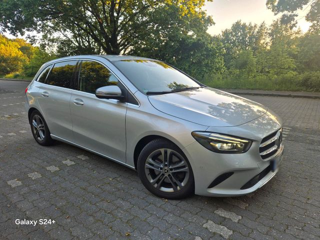 MERCEDES-BENZ Mercedes-Benz B220d  Vollausstattung  To...