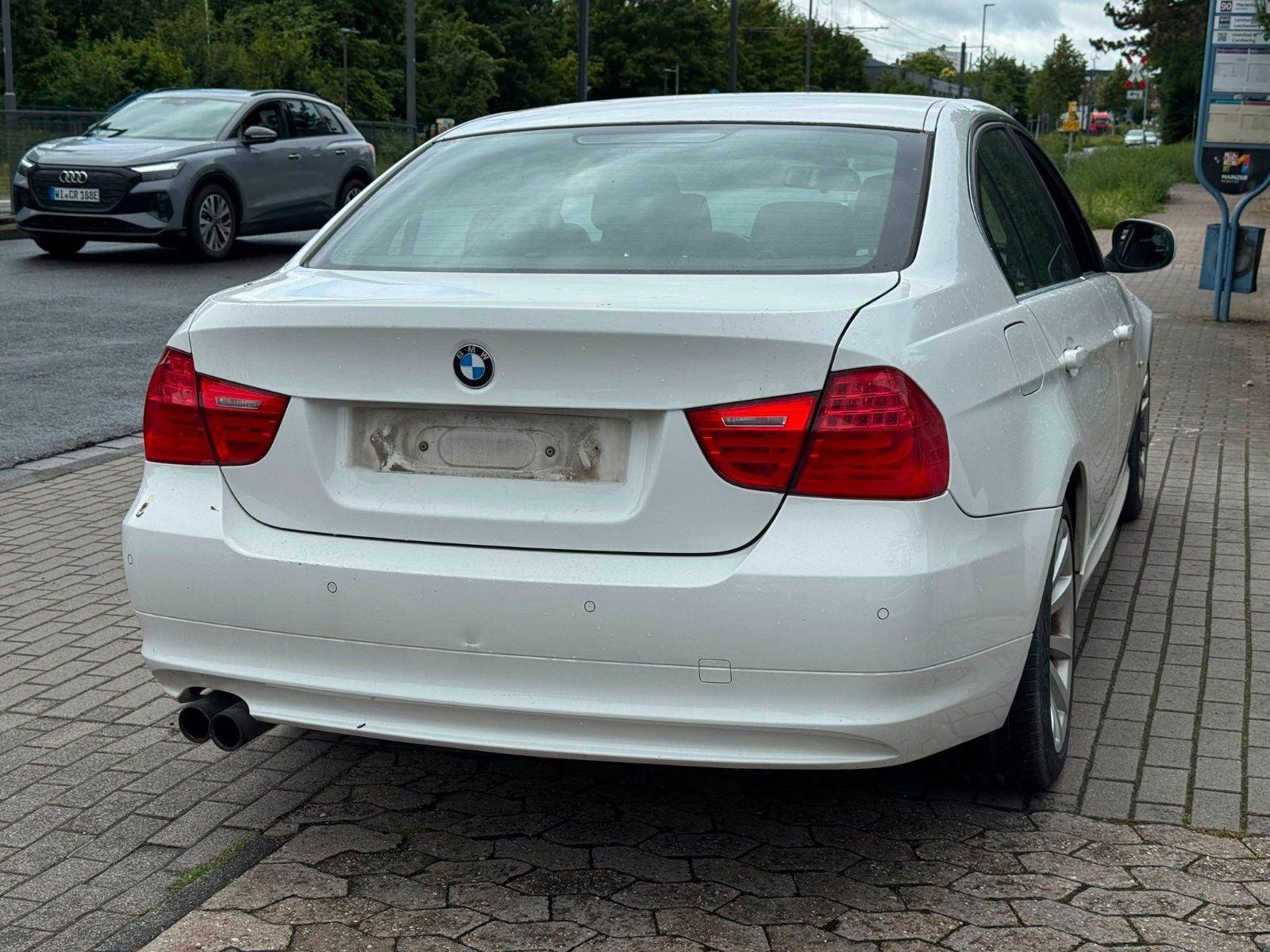 BMW 325d ConnectedDrive | 3.0 Diesel 204ch | BVM | GPS | Bluetooth | Bi-Xénon | Volant M | Clim Auto | PDC AR | Régulateur | Jantes 17"