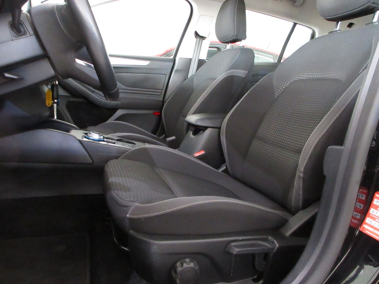 Fahrzeugabbildung Ford Focus Turnier 1.5D Cool & Conn LED/SHZ/LHZ