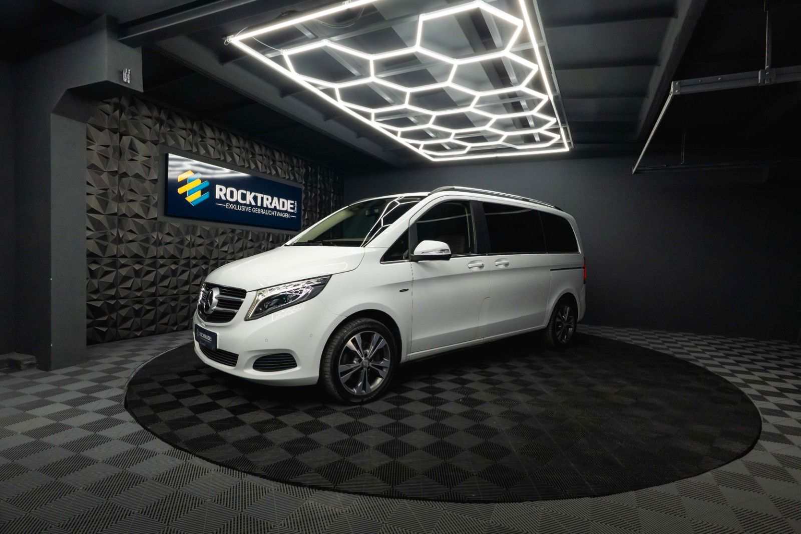 Fahrzeugabbildung Mercedes-Benz V 250 CDI AVANTGARDE EDITION 4MATIC | LED | 19%