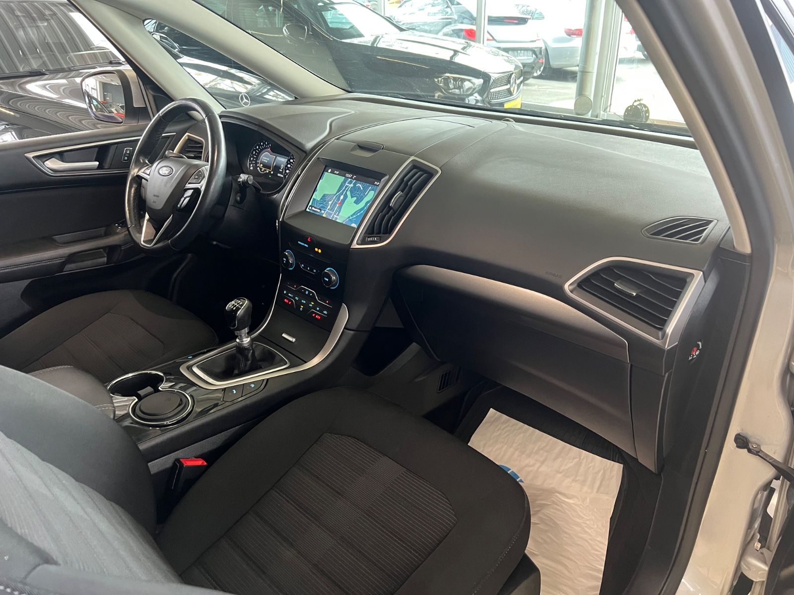 Fahrzeugabbildung Ford Galaxy 2.0 TDCI * 7.SITZER *NAVI*