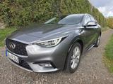 Infiniti Q30 1.6t - - graue Infiniti Q30