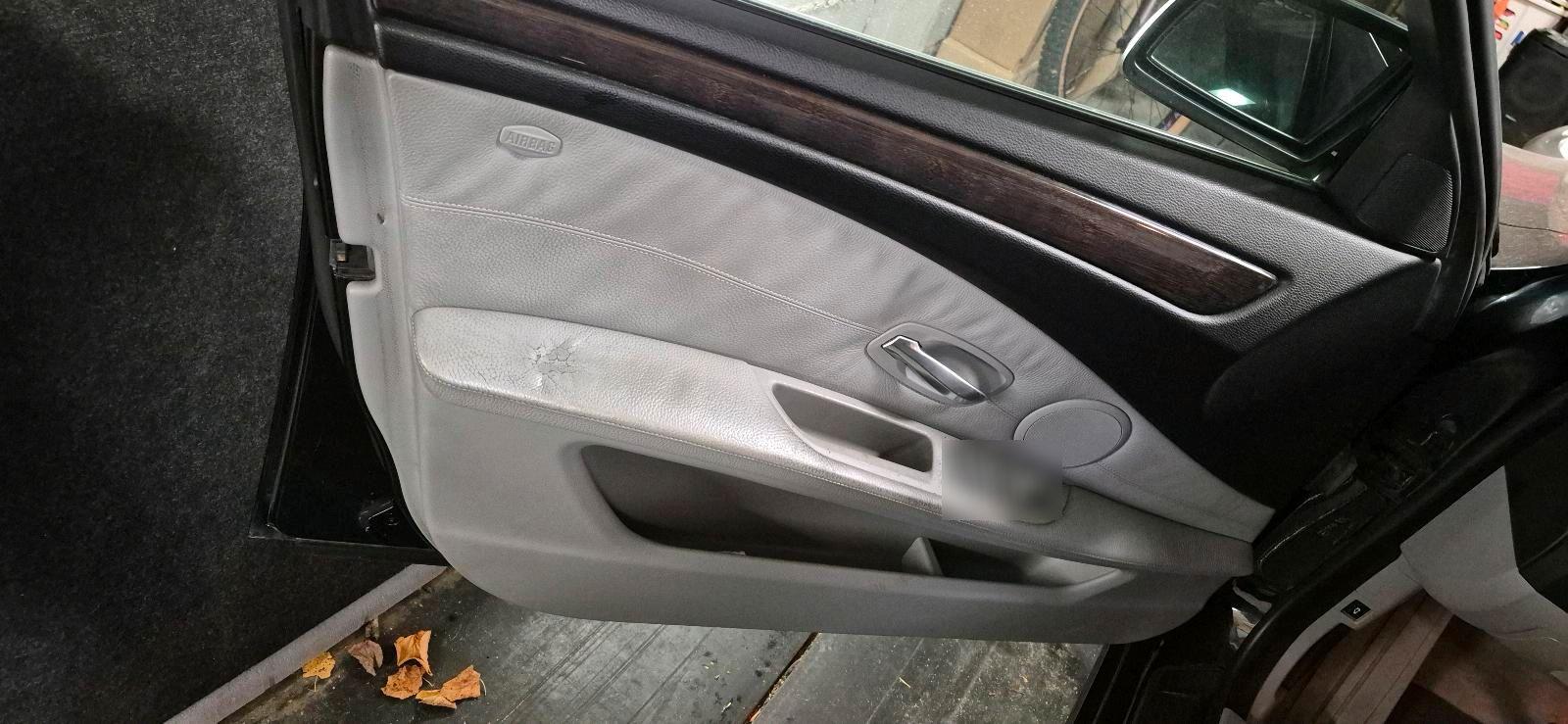 BMW 525 2008 — interior