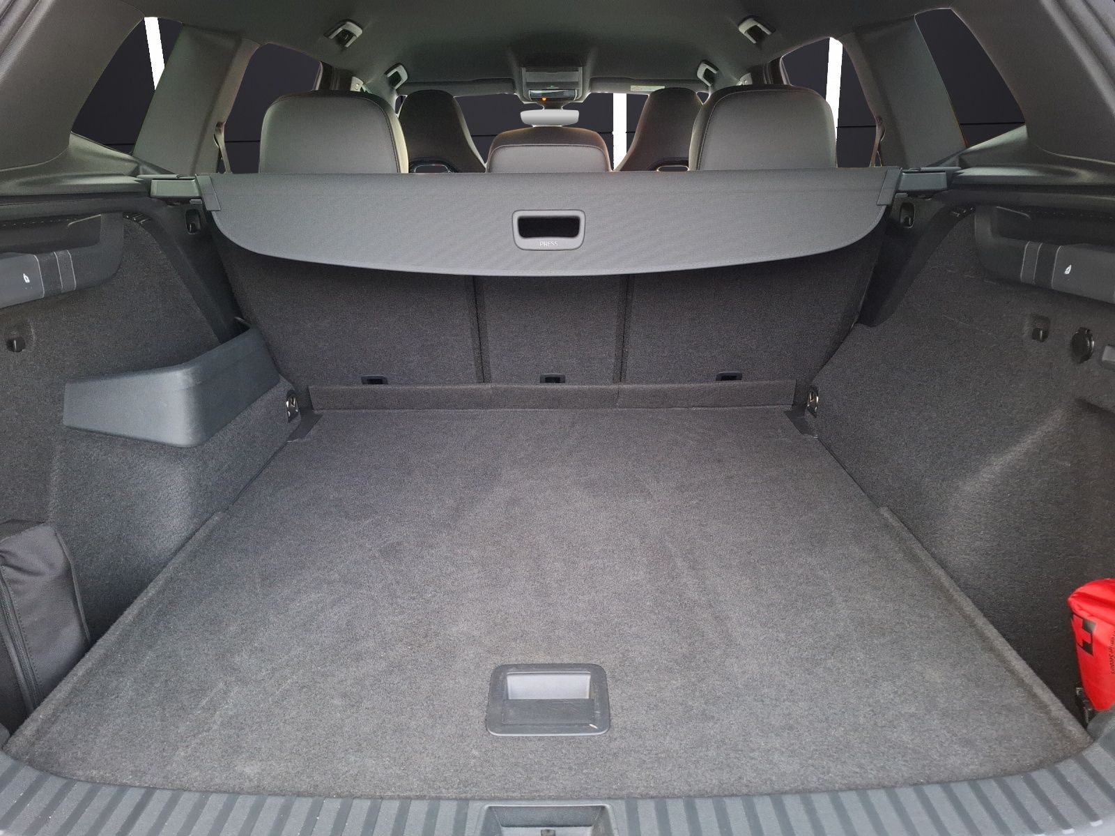 Fahrzeugabbildung Volkswagen Tayron TDI R-Line DSG 4M Matrix AHK Navi AID HUD