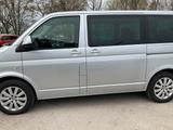 Volkswagen T5 Multivan 2.0 TDI Highline - Volkswagen T5 Multivan: Highline