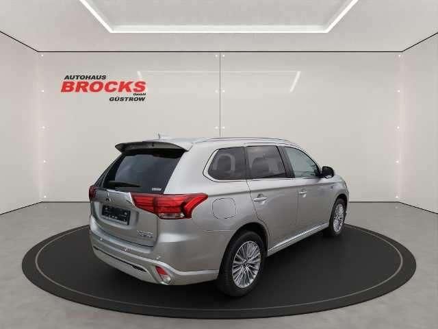 Mitsubishi Outlander PHEV PLUS mit Intro-Paket 4WD