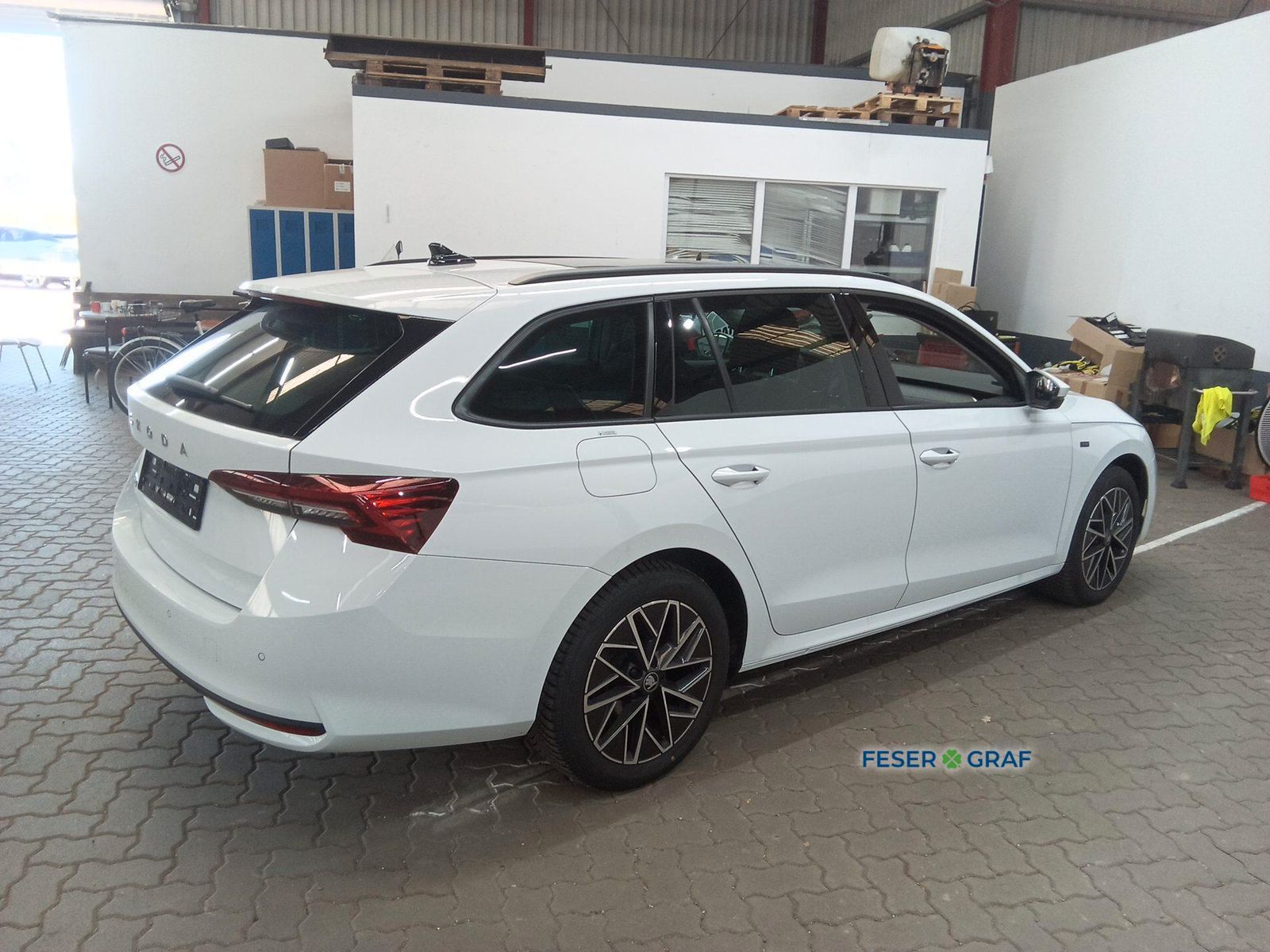 Skoda Octavia Combi 2.0 TDI Tour DSG AHK Nav Pano 360° imagem 2