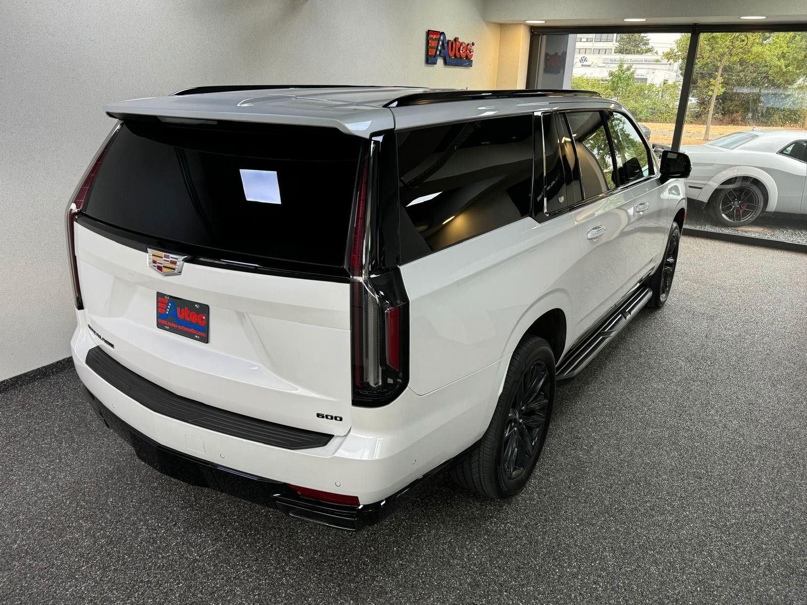 Fahrzeugabbildung Cadillac ESCALADE ESV SPORT 6.2 V8
