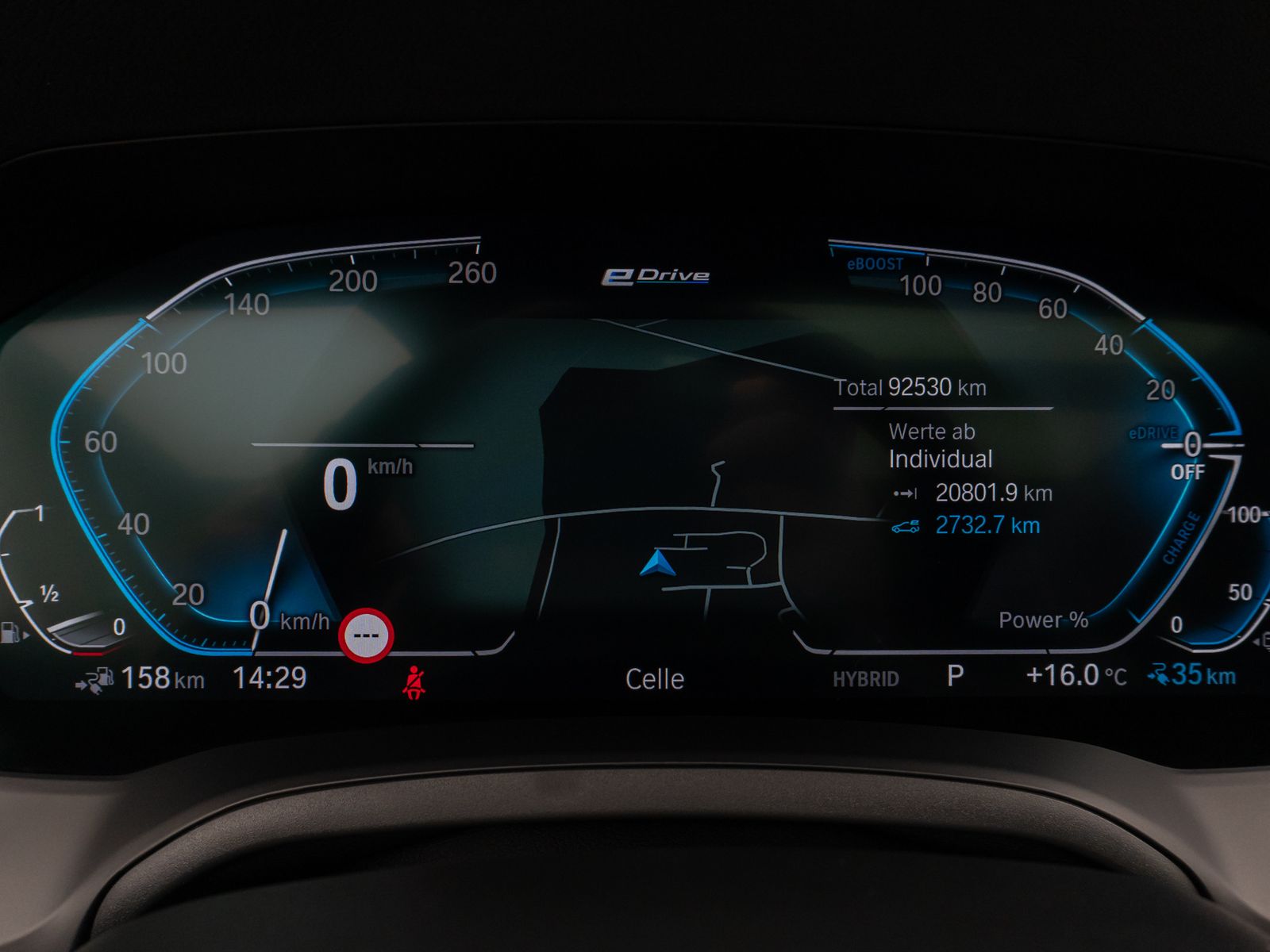 Fahrzeugabbildung BMW 330e Sport Line Panorama HUD DAB HiFi PDC Alarm