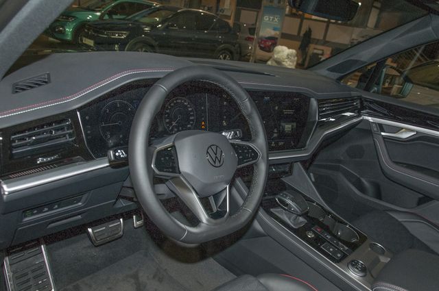Fahrzeugabbildung Volkswagen Touareg 'EDITION 20' 3,0 l V6 TDI SCR 4MOTION 17