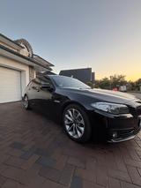 BMW 520d Touring A Modern Line Modern Line - BMW 5 Series: Modern Line