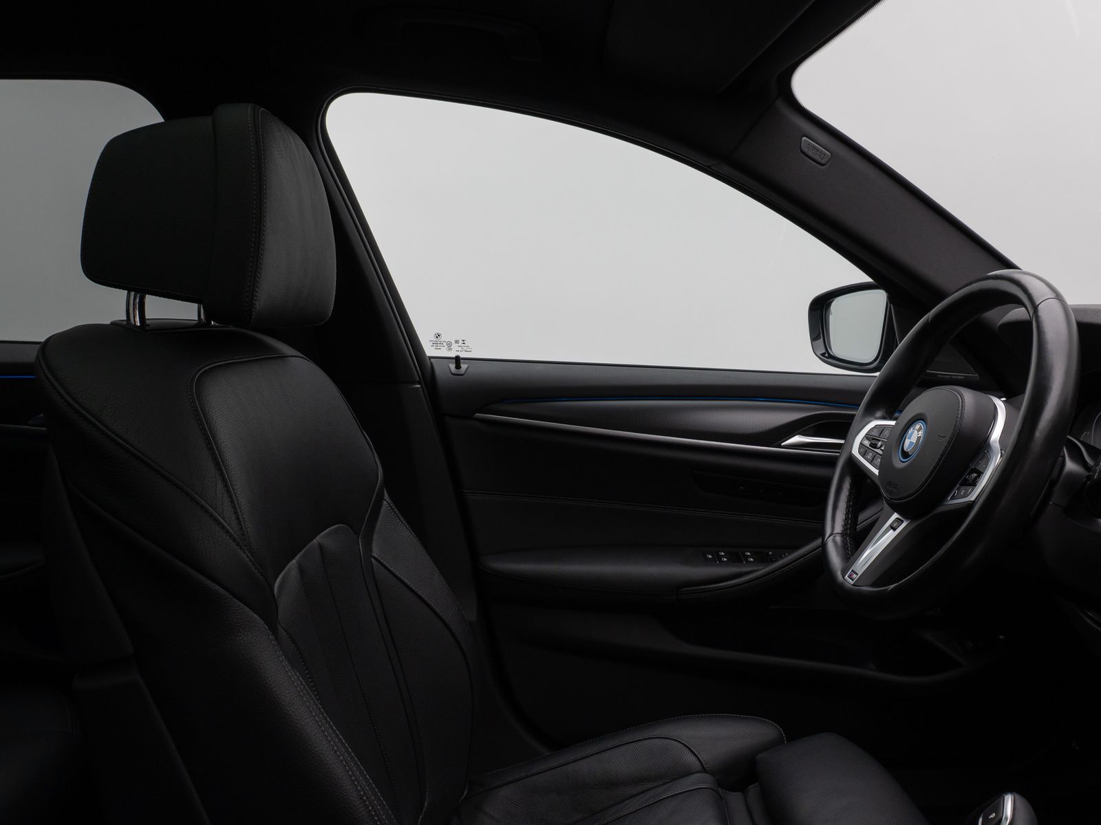 Fahrzeugabbildung BMW 530e xD M Sport Panorama Laser 360°HUD DAB H/K