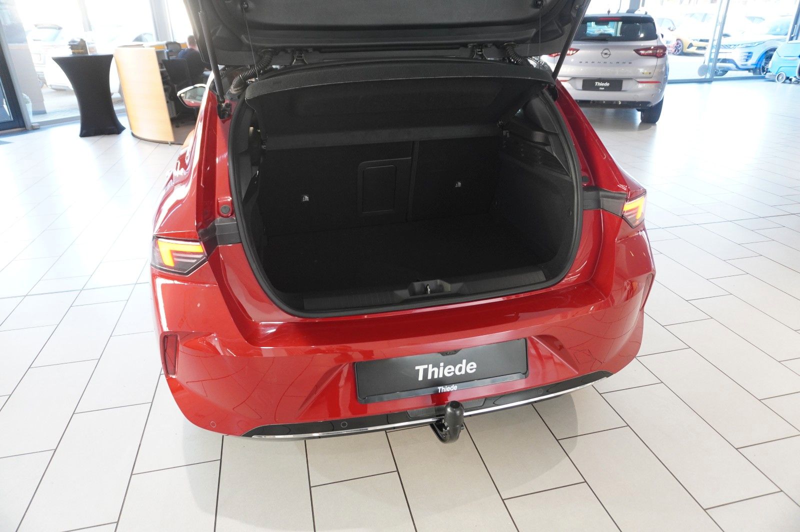 Fahrzeugabbildung Opel Astra L Lim. 1.6 HYBRID ELEGANCE NAVI/KAMERA/AHK