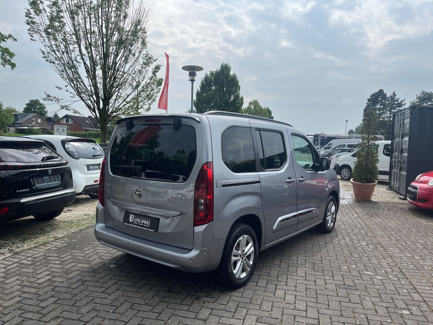 Fahrzeugabbildung Toyota Proace City L1 Team Deutschland 1.5 Panorama ACC