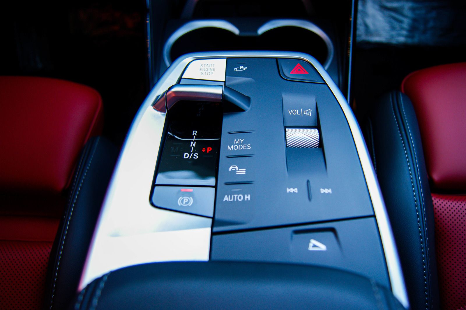 Fahrzeugabbildung BMW X2 20 i sDrive M Sport Pro IconicGlow Coral Rot