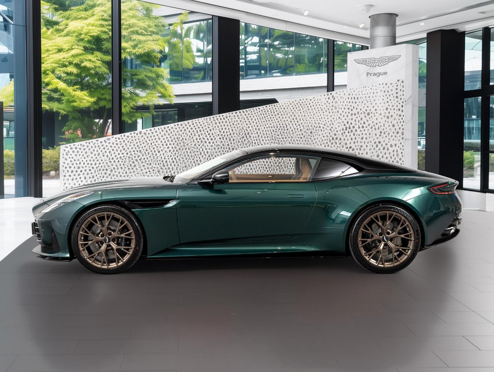 Aston Martin DB12 4.0 V8