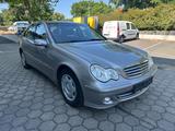 Mercedes-Benz C 220 C -Klasse Lim. C 220 CDI - Mercedes-Benz C 220 aus 2004: Cdi