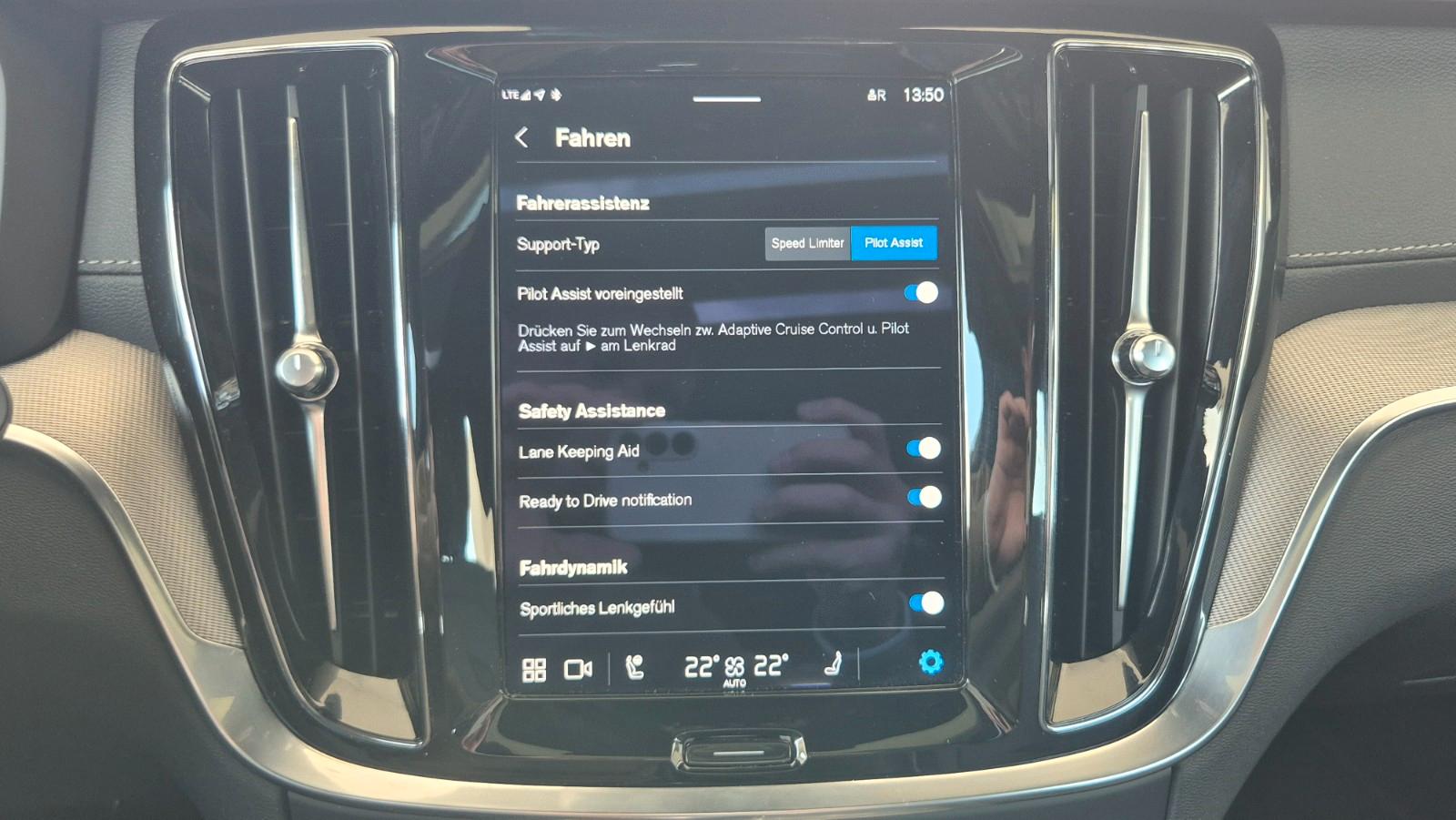 Volvo V60 Ultimate Dark 360 H&K Pano LED 4xSHZ