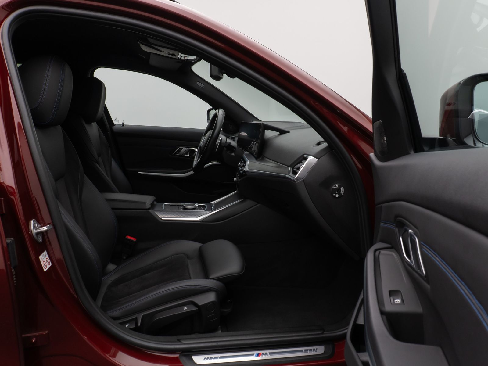 Fahrzeugabbildung BMW 320d M Sport Kamera HUD DAB H/K Komfort 19Zoll