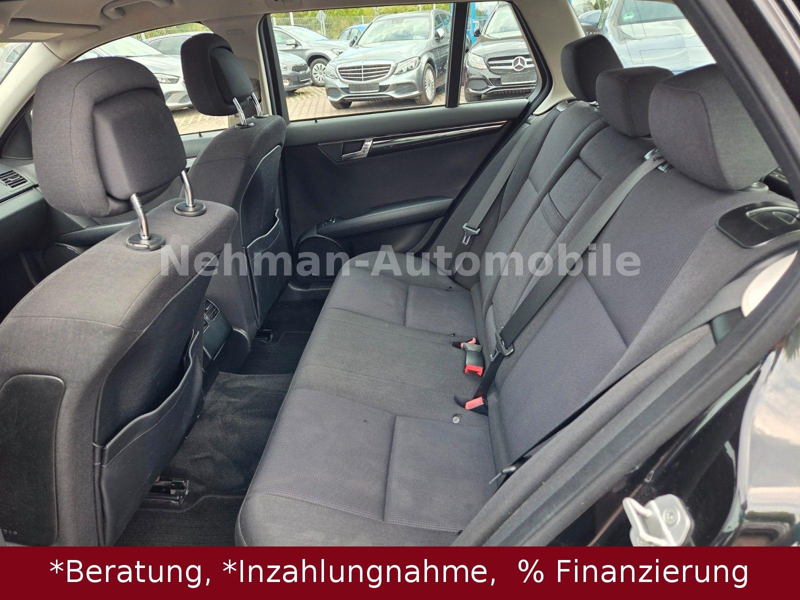 Mercedes-Benz C200 2010 — photo 13
