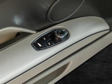 2024 Aston Martin DBS 缩略图 30