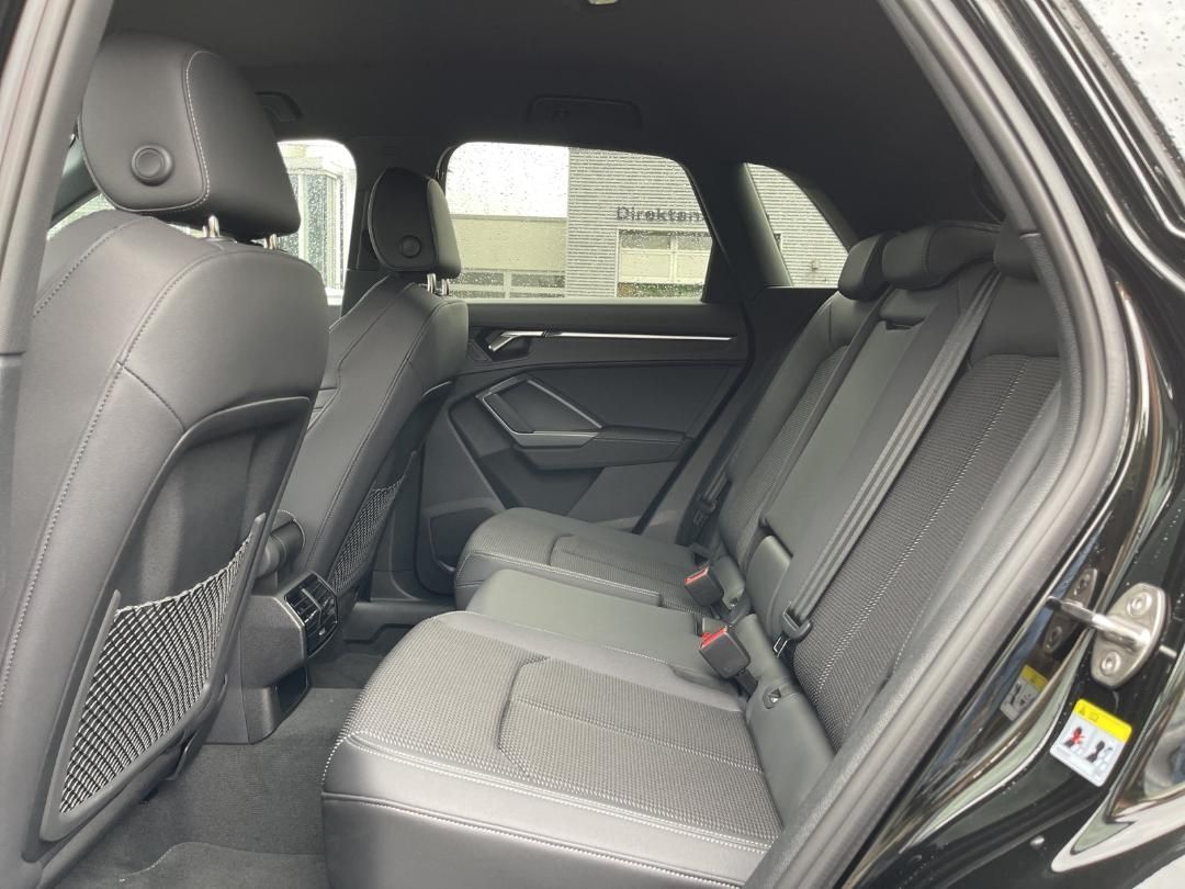 Fahrzeugabbildung Audi Q3 35 1.5 TFSI S-Line Kamera,LED,Navi,SHZ,ACC,LM