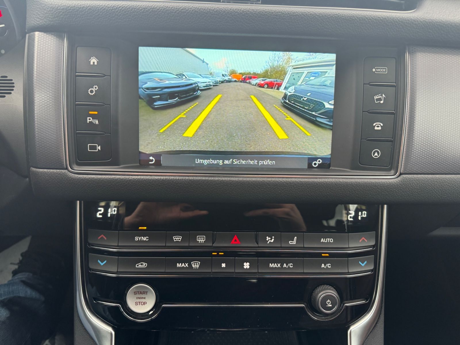Fahrzeugabbildung Jaguar XF Sportbrake R-Sport AWD Leder+Navi+HUD+LED